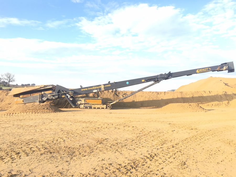 foto TRACKSTACK 8042T STOCKPILER