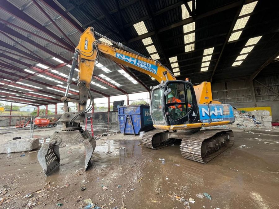 foto Excavator / manipulator de materiale JCB JS160 HRC