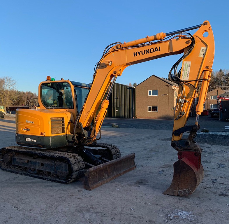 foto Excavator pe senile Hyundai Robex 80CR-9