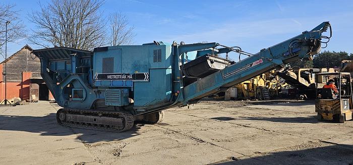 foto Concasor cu falci Powerscreen Metrotrak